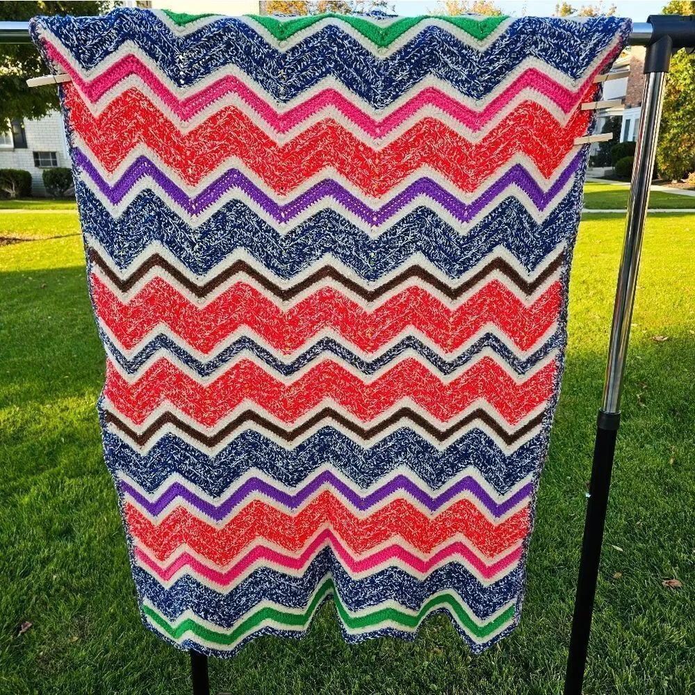 VTG Zig Zag Chevron Handmade Multicolored Wool Afghan Sofa Throw.